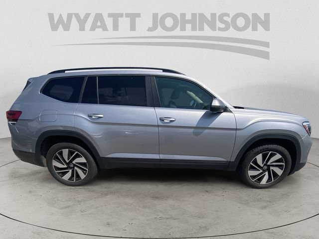 Used 2025 Volkswagen Atlas SE FWD image 11