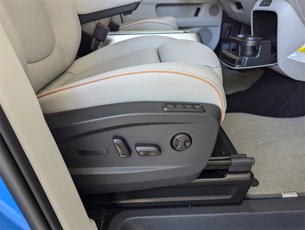 New 2025 Volkswagen ID. Buzz 1st Edition image 35
