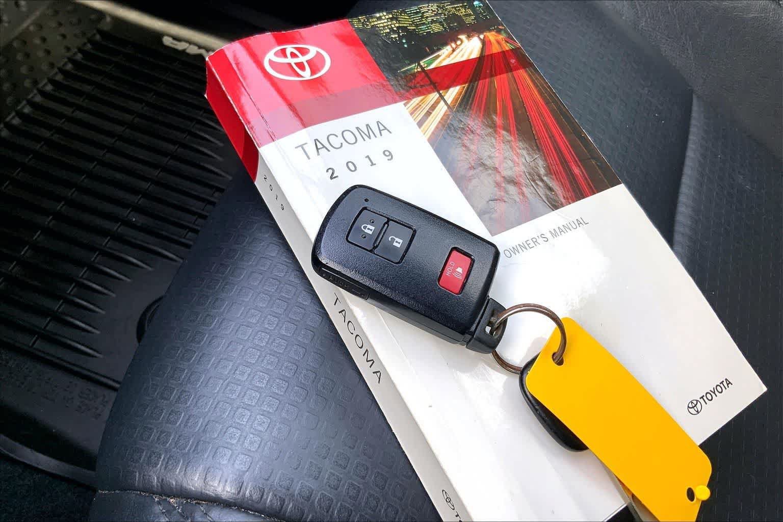 Used 2019 Toyota Tacoma 2WD Double Cab image 19