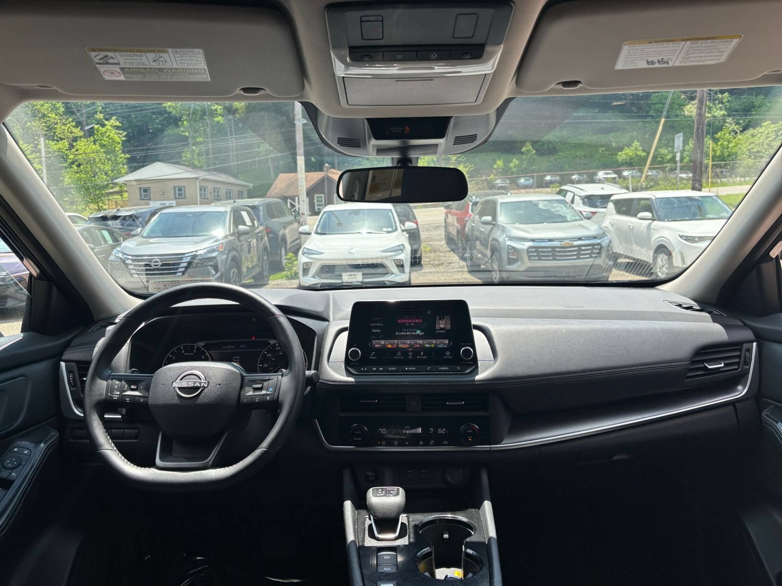 Used 2025 Nissan Rogue SV FWD image 35