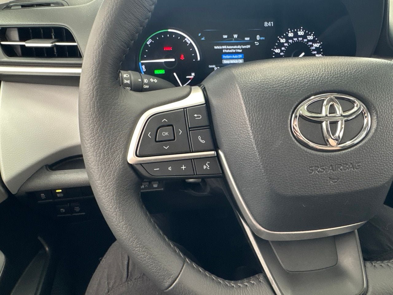 Used 2026 Toyota Sienna XLE FWD image 21