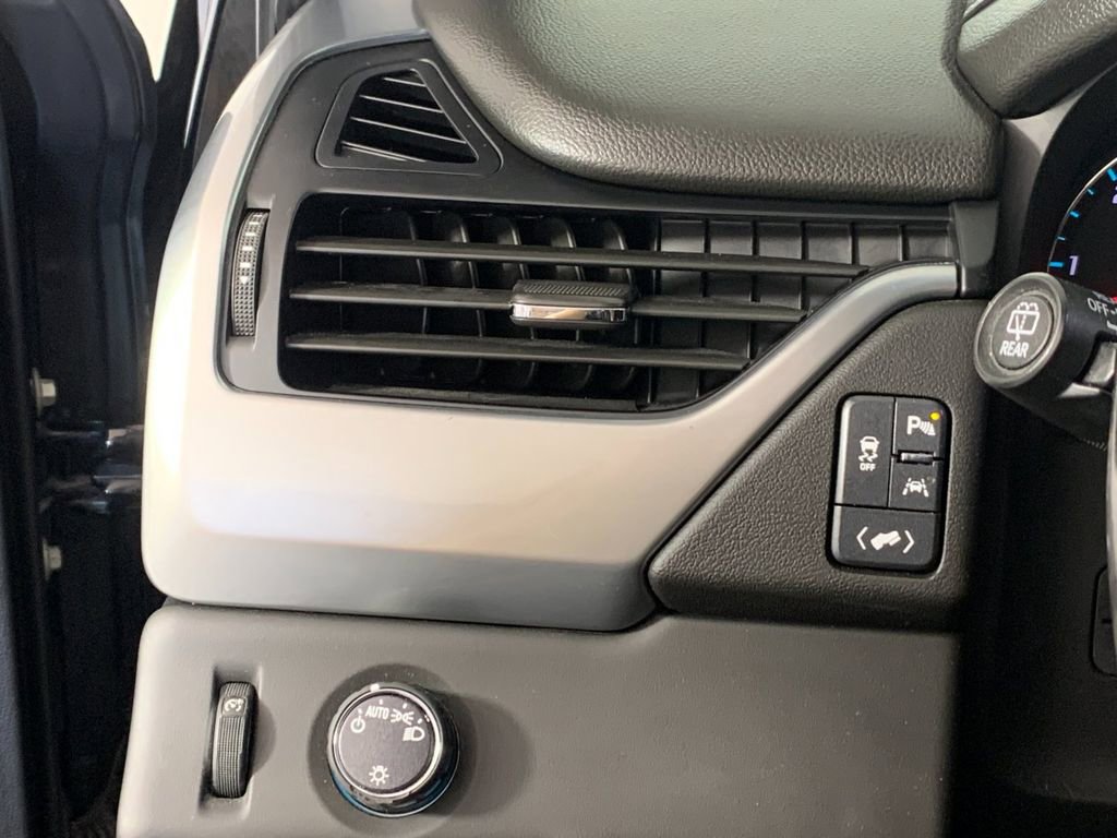 Used 2019 Chevrolet Tahoe LT image 17