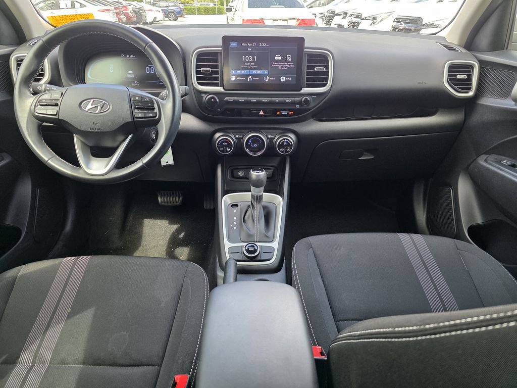 Used 2023 Hyundai Venue SEL FWD image 11