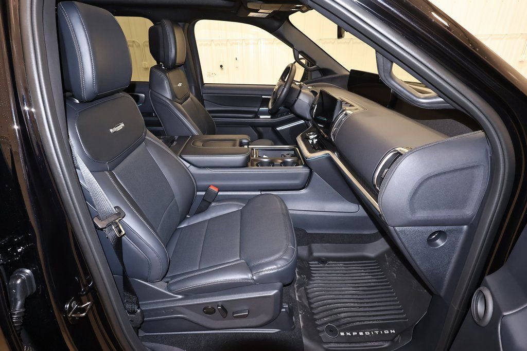 New 2026 Ford Expedition Platinum w/ Stealth Appearance Package image 20