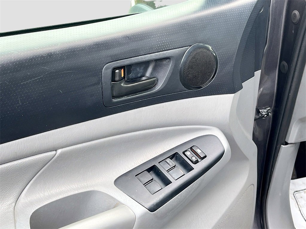Used 2014 Toyota Tacoma 2WD Double Cab image 16
