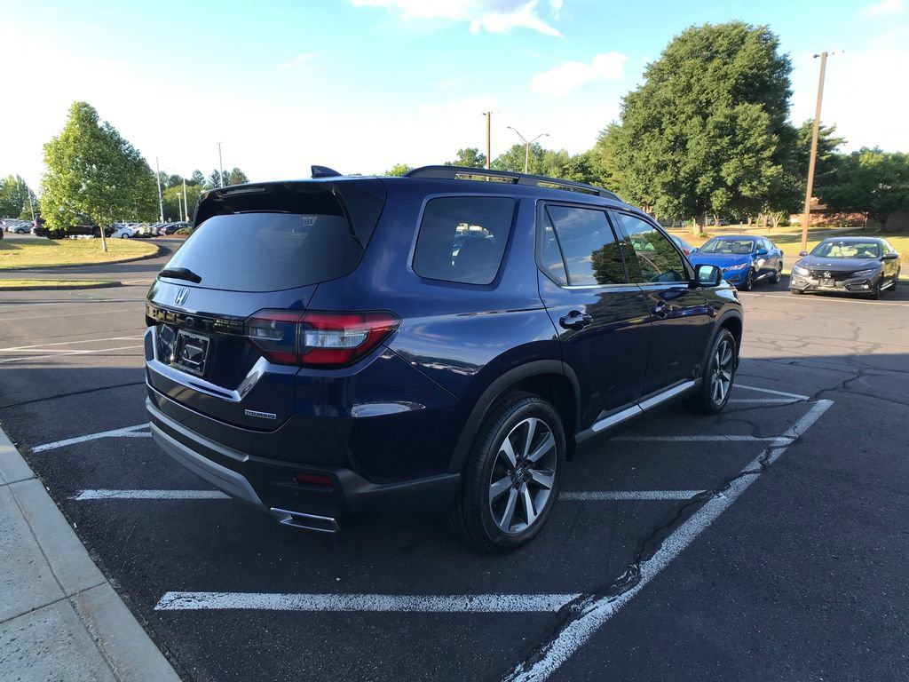 Certified 2024 Honda Pilot Touring image 14