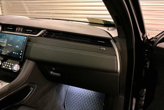 Certified 2025 Jaguar F-PACE R-Dynamic S AWD/4WD image 25