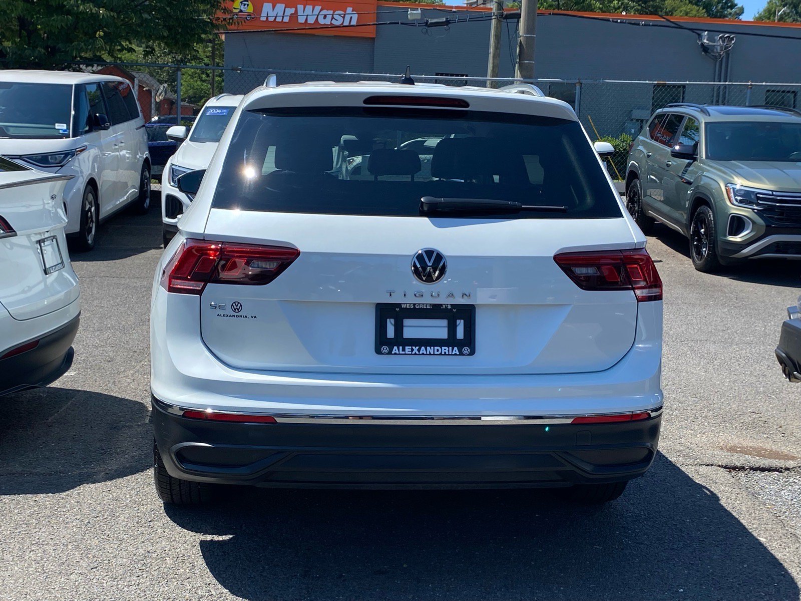 Certified 2023 Volkswagen Tiguan SE FWD image 3