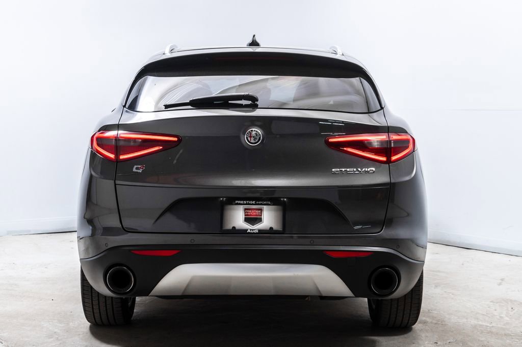 Used 2018 Alfa Romeo Stelvio Ti AWD/4WD image 6