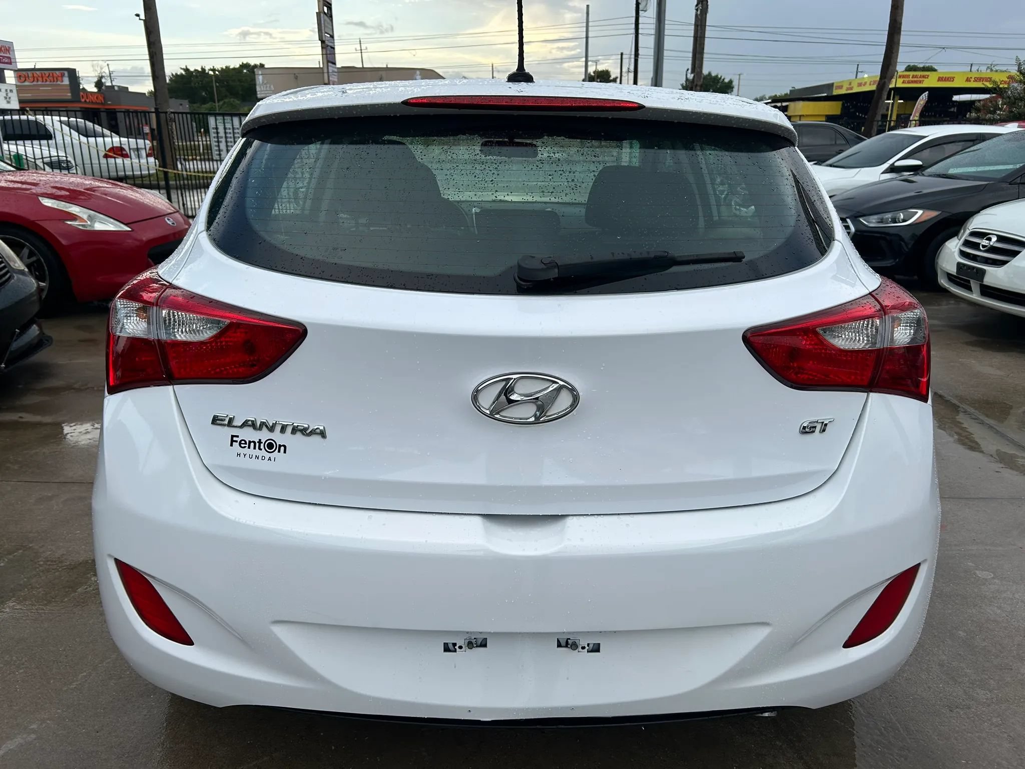 Used 2017 Hyundai Elantra GT FWD image 4