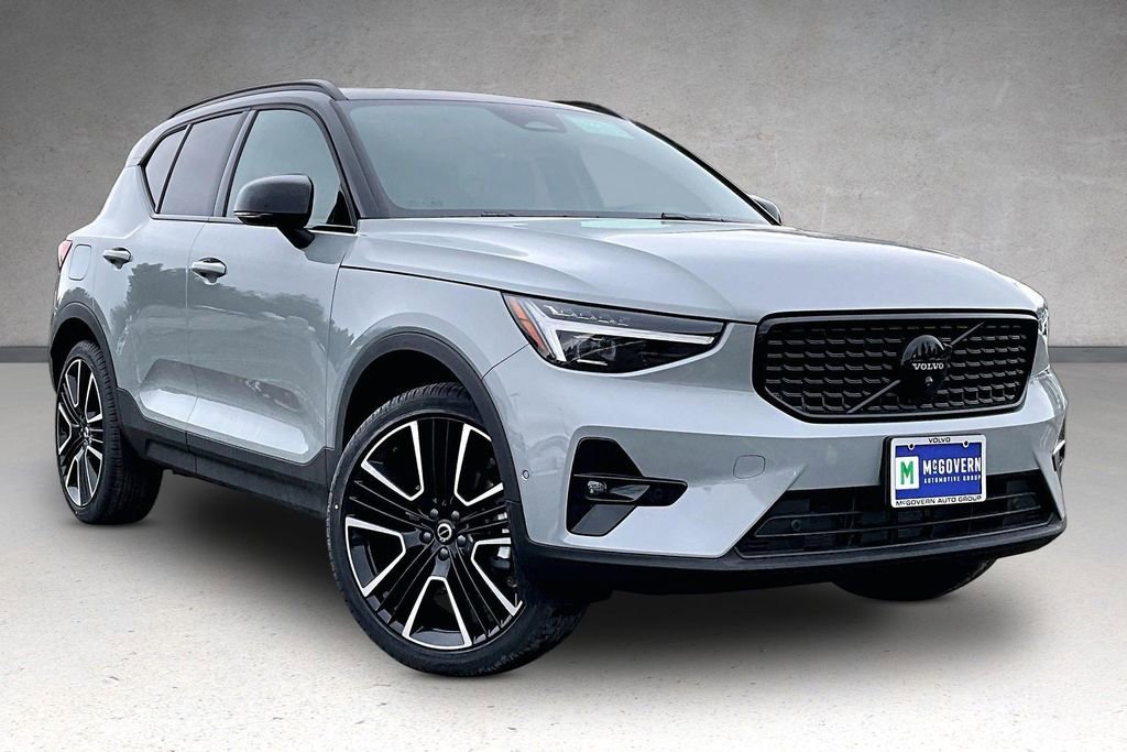 New 2026 Volvo XC40 B5 Ultra w/ Protection Package Premier image 2