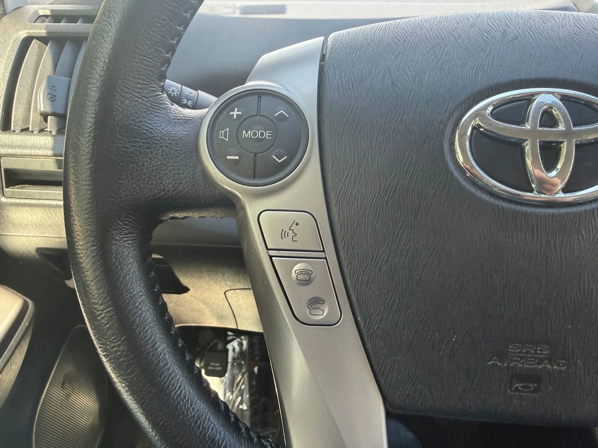 Used 2017 Toyota Prius V Five w/ Carpet Mat Package FWD image 21