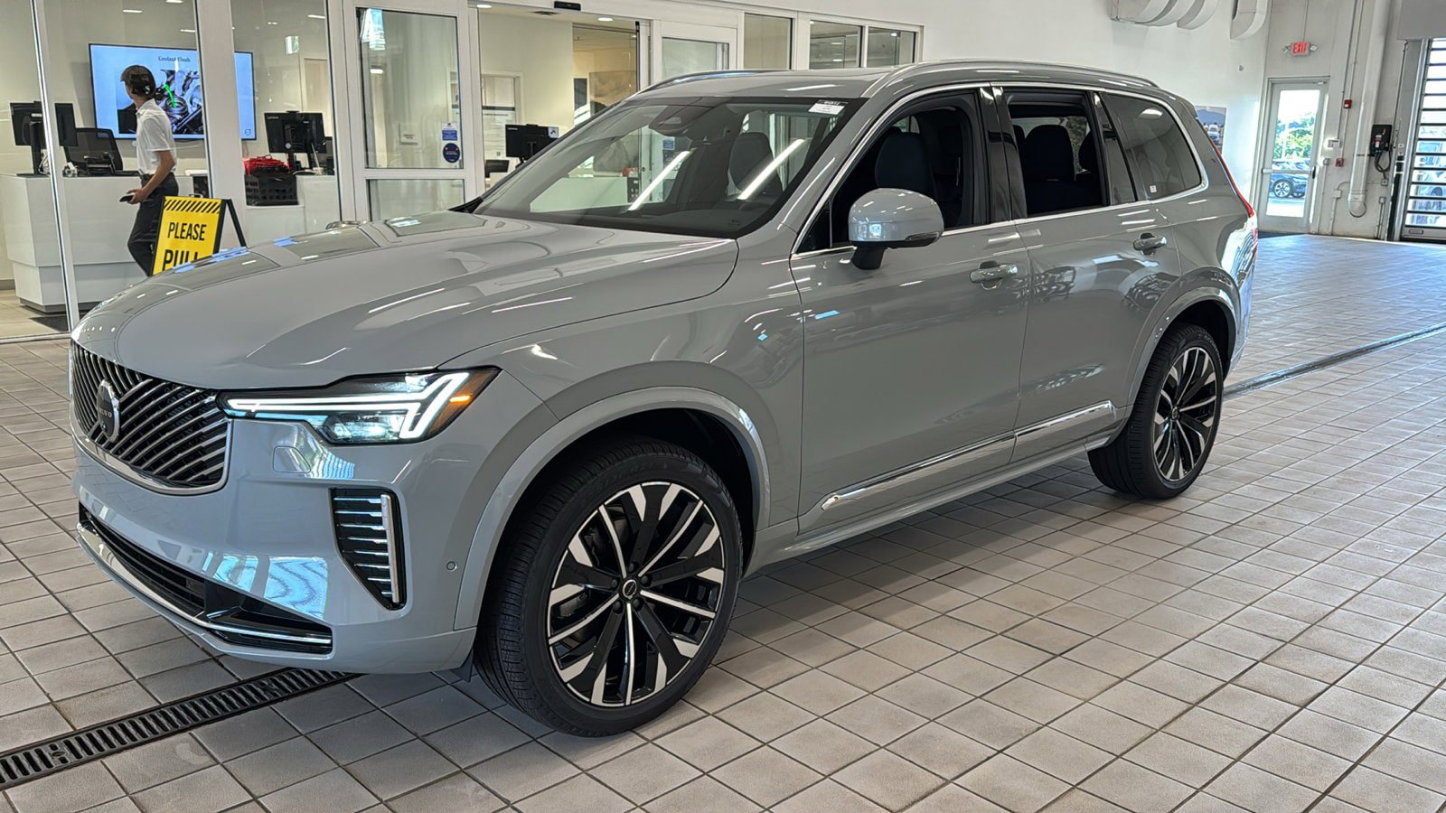 Used 2026 Volvo XC90 B6 Plus w/ Protection Package Premier image 9