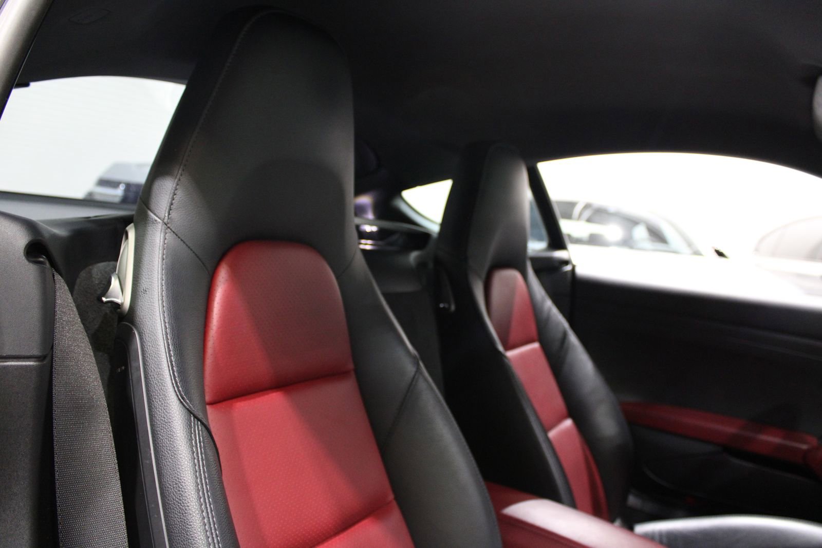 Used 2019 Porsche 718 Cayman S RWD image 19