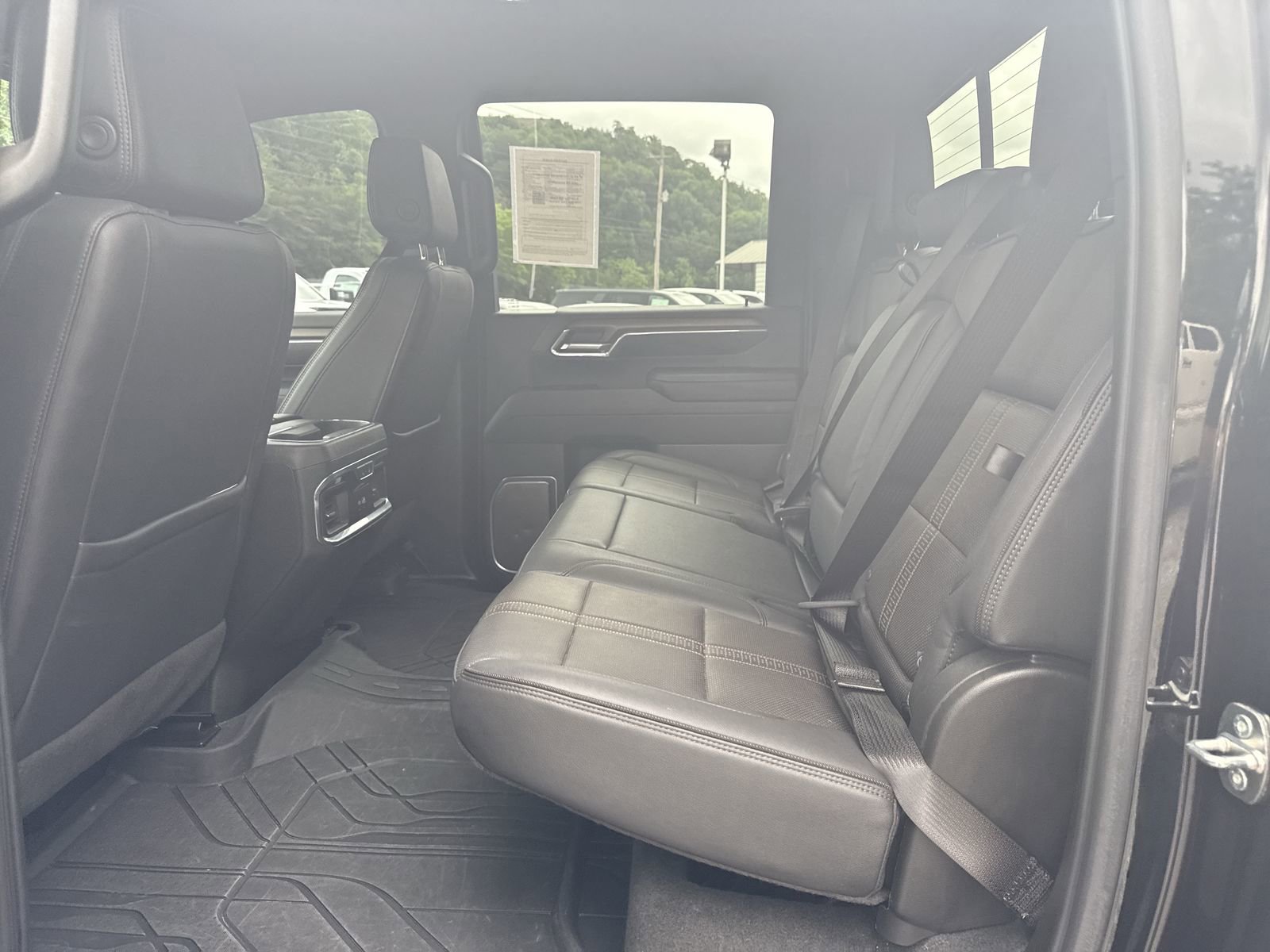Used 2024 Chevrolet Silverado 2500 High Country w/ High Country Premium Package AWD/4WD image 25