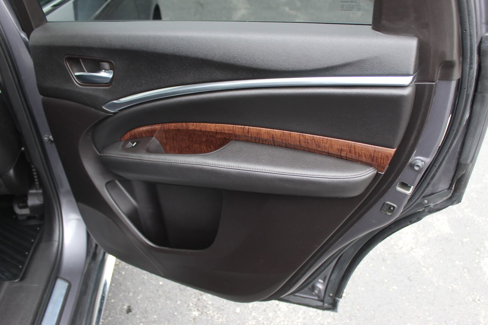 Used 2017 Acura MDX SH-AWD image 12