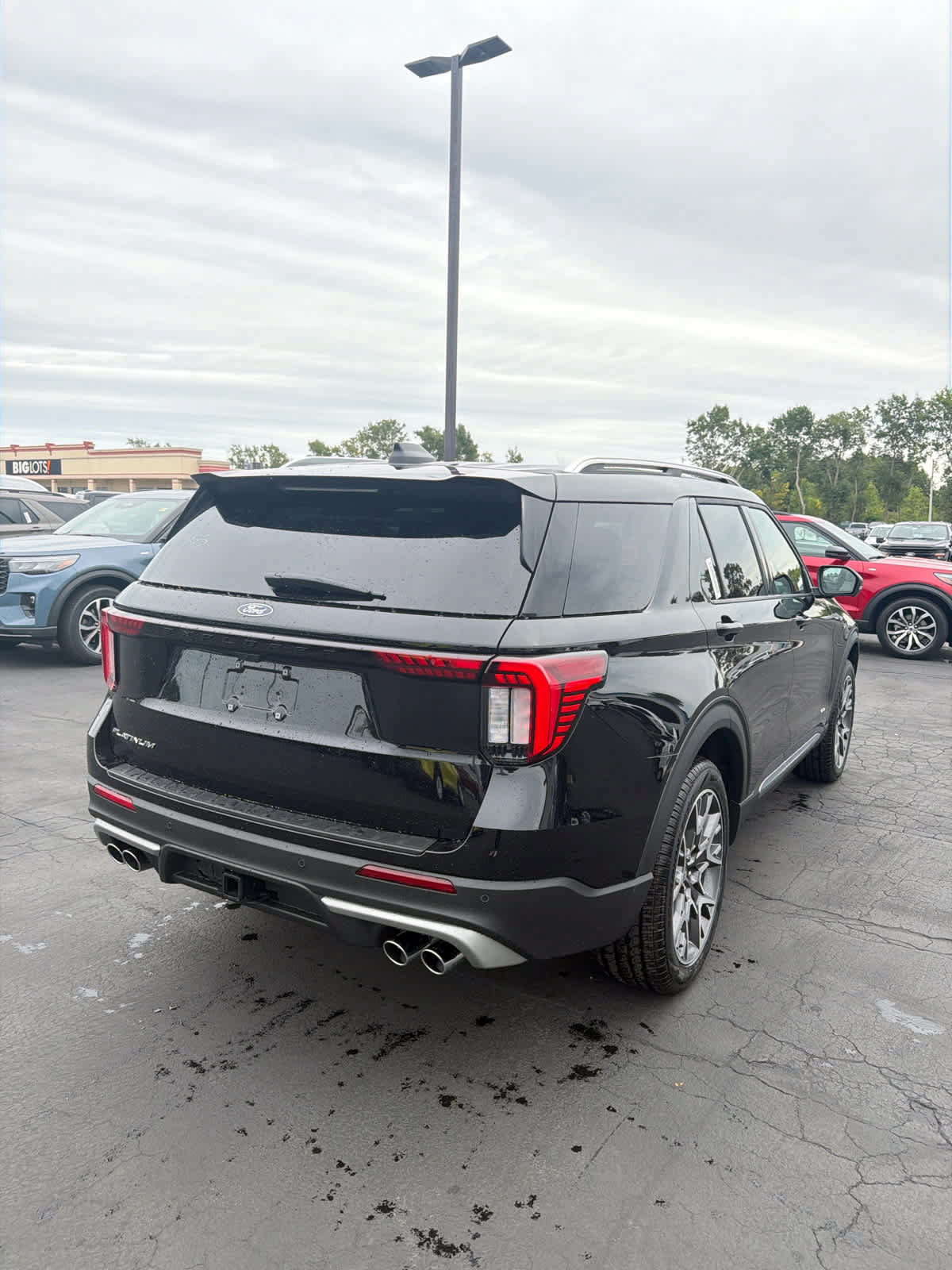 New 2027 Ford Explorer Platinum w/ 3.0L Ultimate Package AWD/4WD image 4