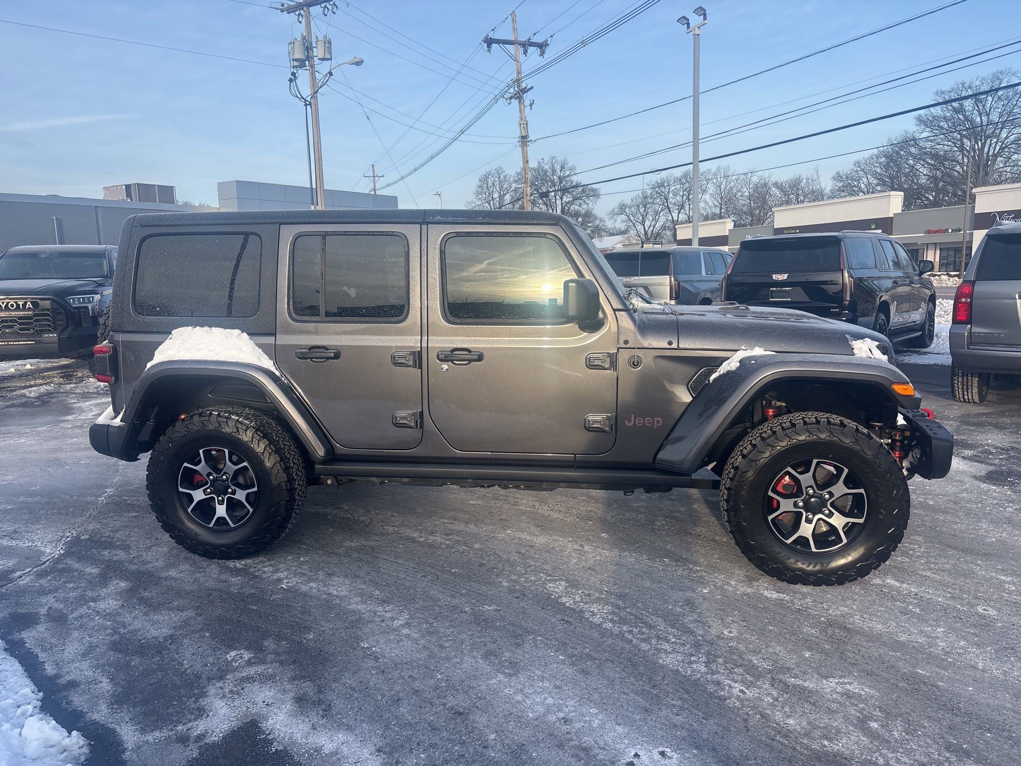 Used 2018 Jeep Wrangler Unlimited Rubicon image 1
