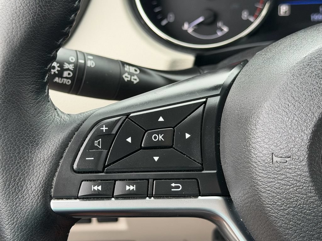 Certified 2022 Nissan Rogue Sport SV FWD image 24