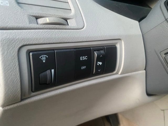 Used 2006 Hyundai Azera Limited image 14