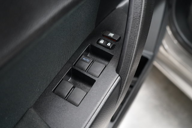 Used 2018 Toyota Corolla LE FWD image 10
