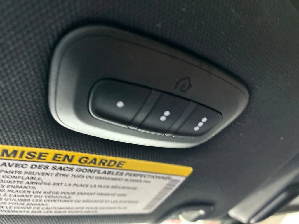Certified 2025 Chrysler Pacifica Limited FWD image 67