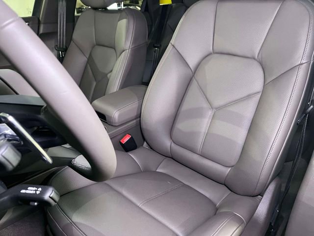 New 2026 Porsche Macan S image 17