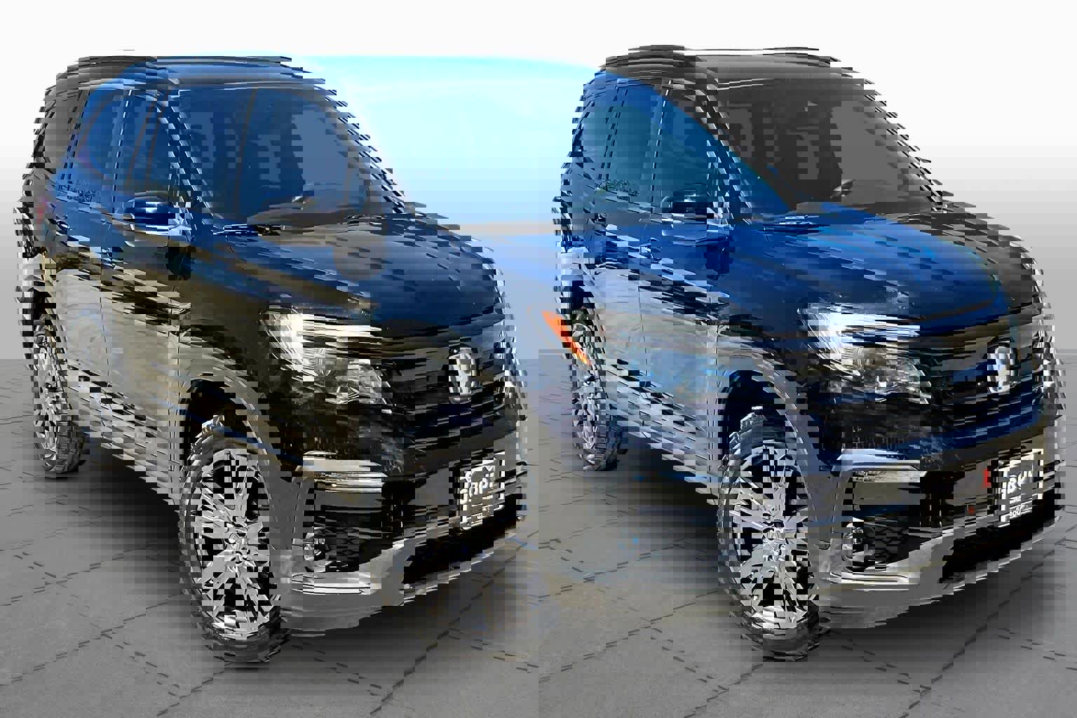 Used 2022 Honda Pilot Sport image 3