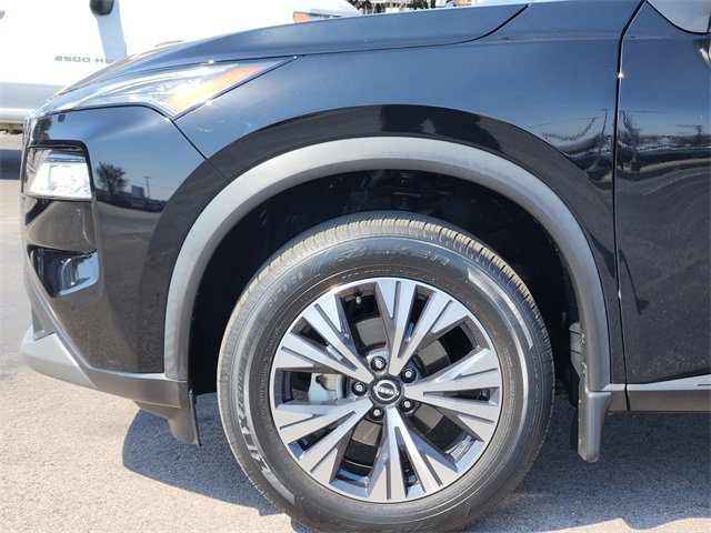 Used 2023 Nissan Rogue SV image 5