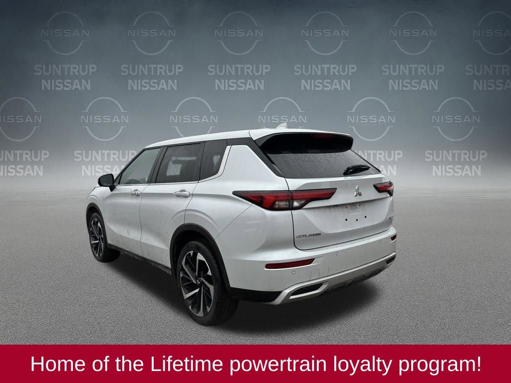 Used 2024 Mitsubishi Outlander SE video 3