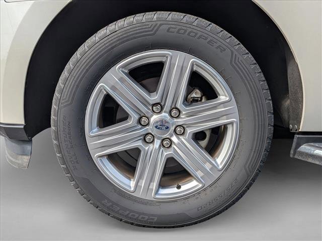 Used 2019 Ford Expedition XLT w/ Equipment Group 202A RWD image 18