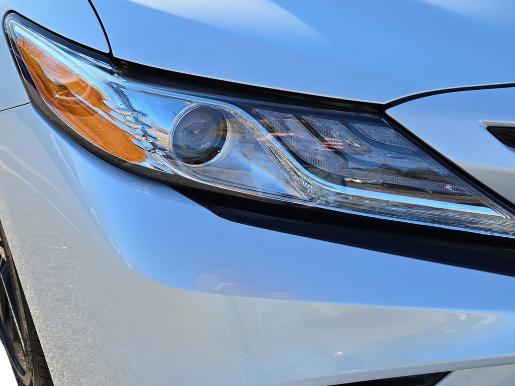 Used 2020 Toyota Camry XSE image 5