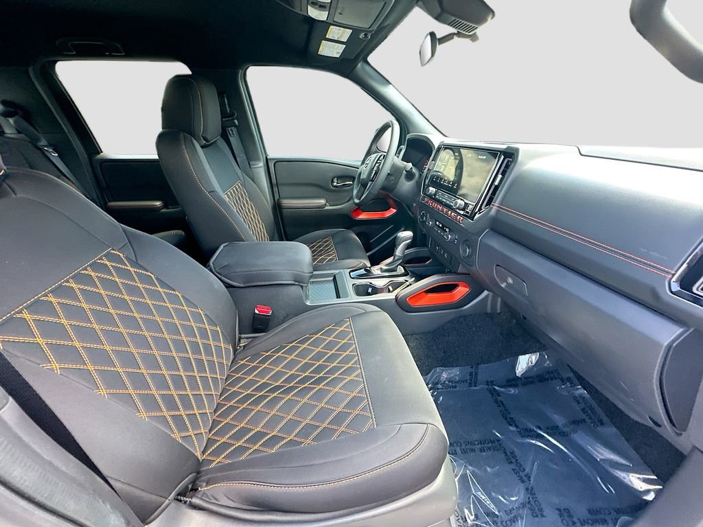 Used 2025 Nissan Frontier PRO-4X AWD/4WD image 26