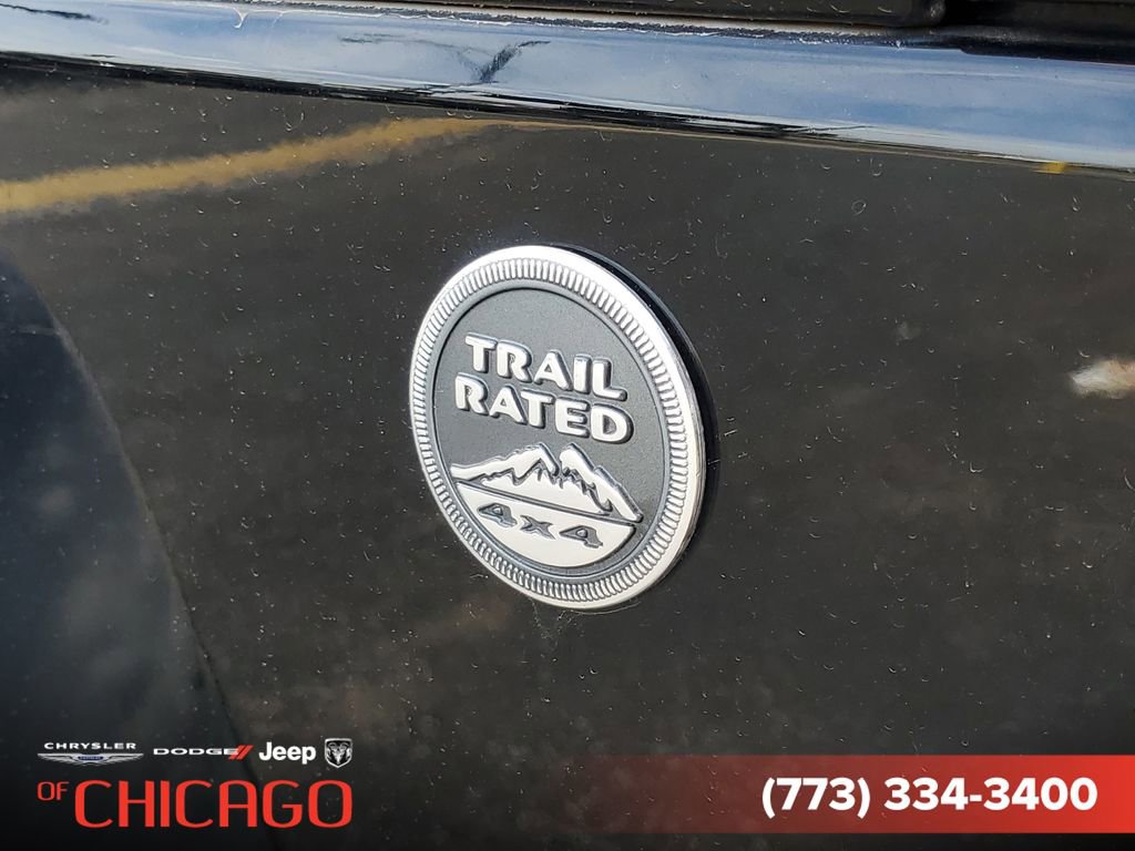 Used 2015 Jeep Wrangler Sahara w/ Connectivity Group AWD/4WD image 8