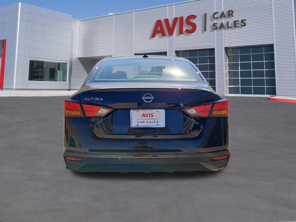 Used 2025 Nissan Altima 2.5 SV FWD image 7