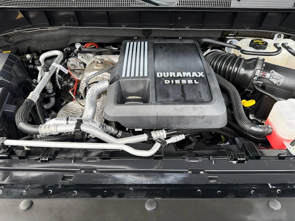 Used 2025 Chevrolet Silverado 1500 High Country w/ High Country Premium Package AWD/4WD image 8