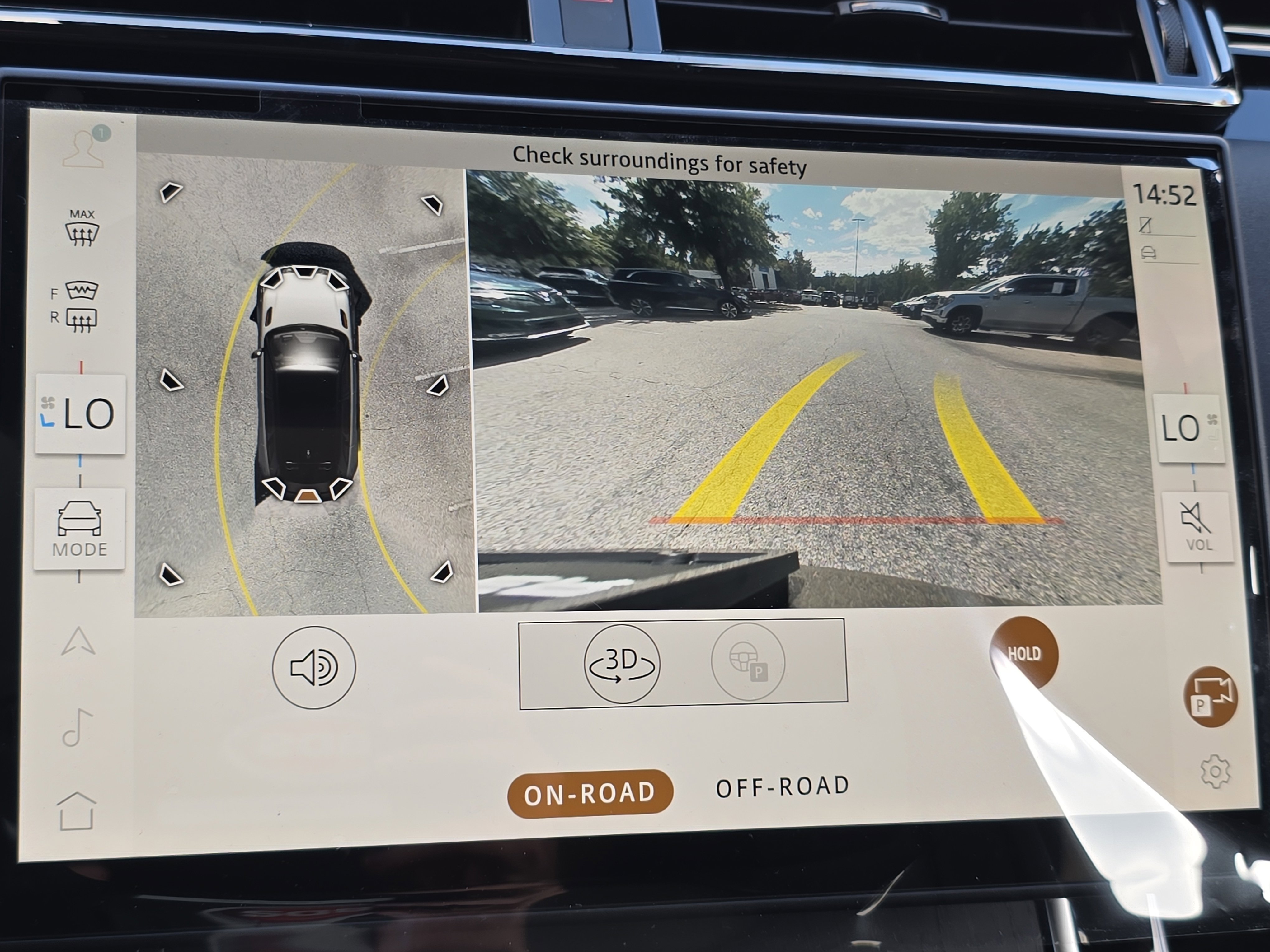 New 2026 Land Rover Range Rover Velar Dynamic SE image 23