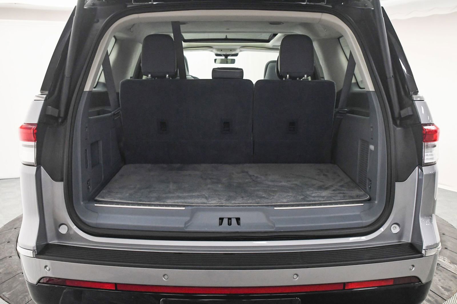 Used 2024 Lincoln Navigator L Black Label image 8