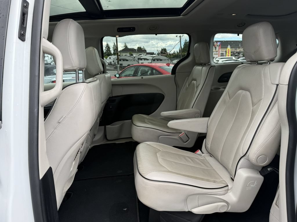 Used 2021 Chrysler Pacifica Limited w/ Premium & Safety Sphere Group AWD/4WD image 11