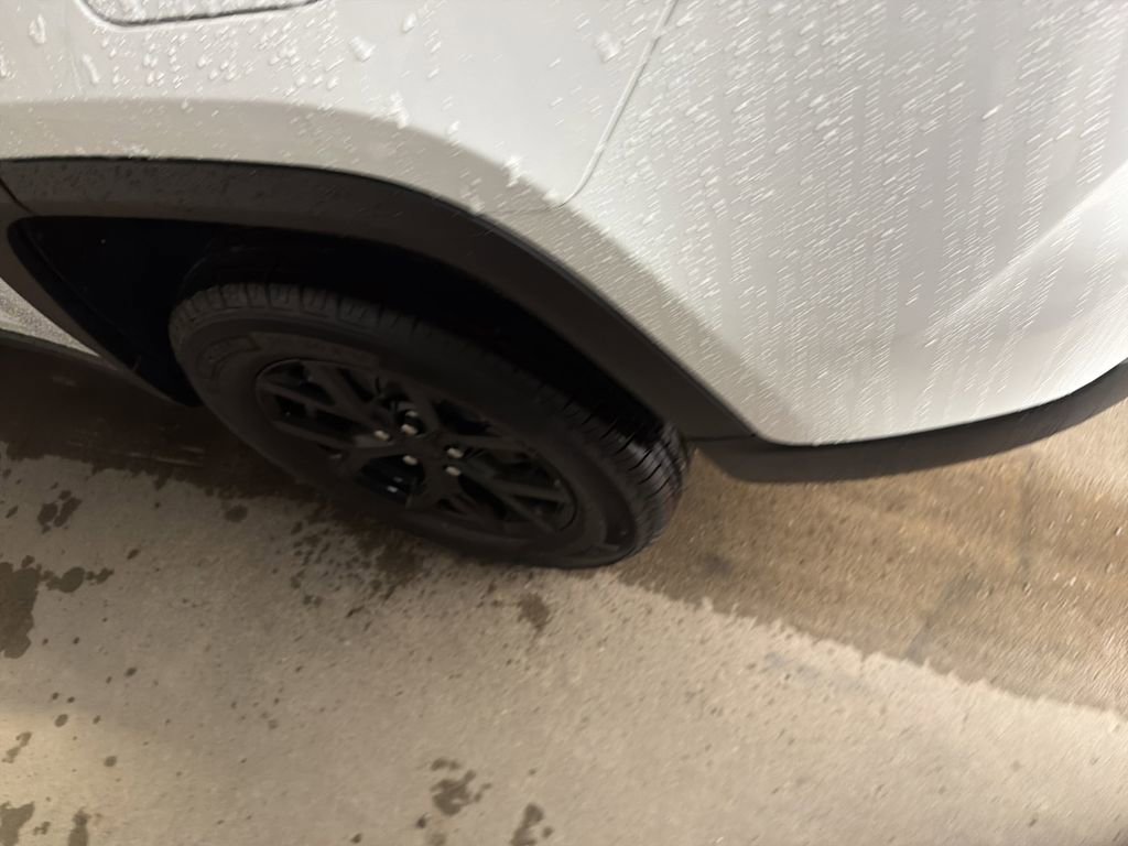 New 2026 Jeep Grand Cherokee Altitude image 8