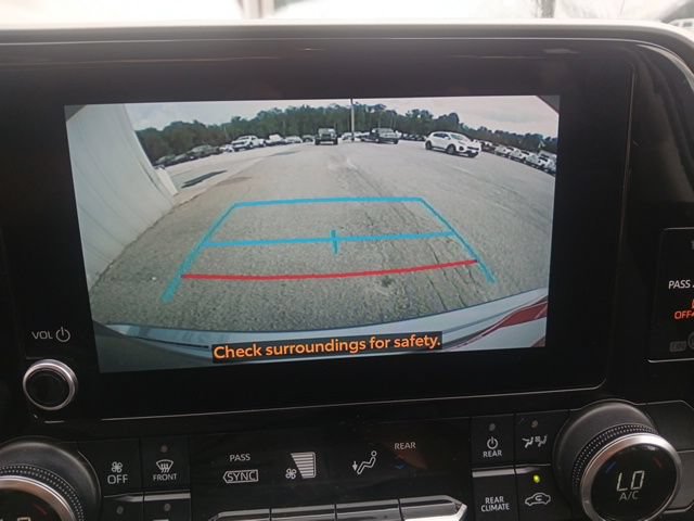 Used 2023 Toyota Highlander LE FWD image 33