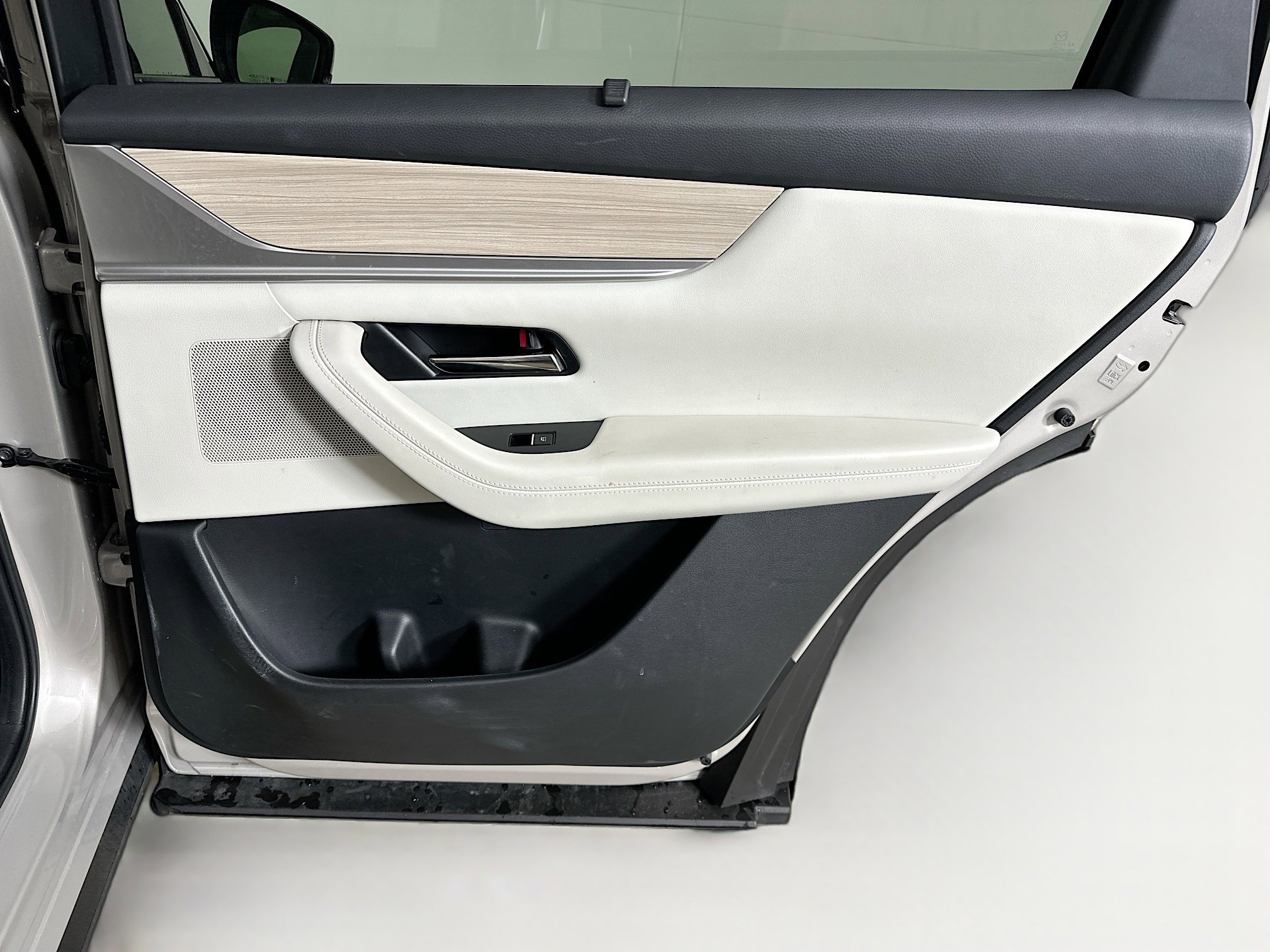 Used 2025 MAZDA CX-90 3.3 Turbo w/ Premium Plus Pkg image 33