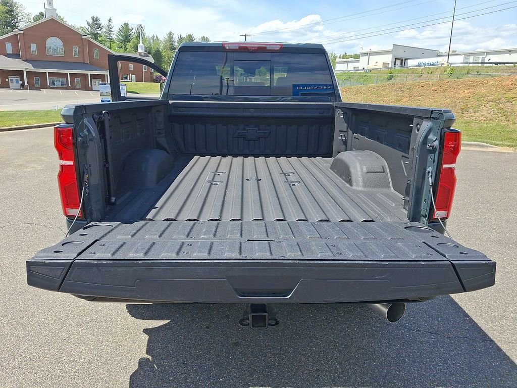 Used 2025 Chevrolet Silverado 2500 LTZ w/ LTZ Plus Package AWD/4WD image 29