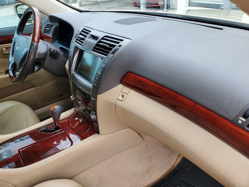 Used 2008 Lexus LS 460 image 38