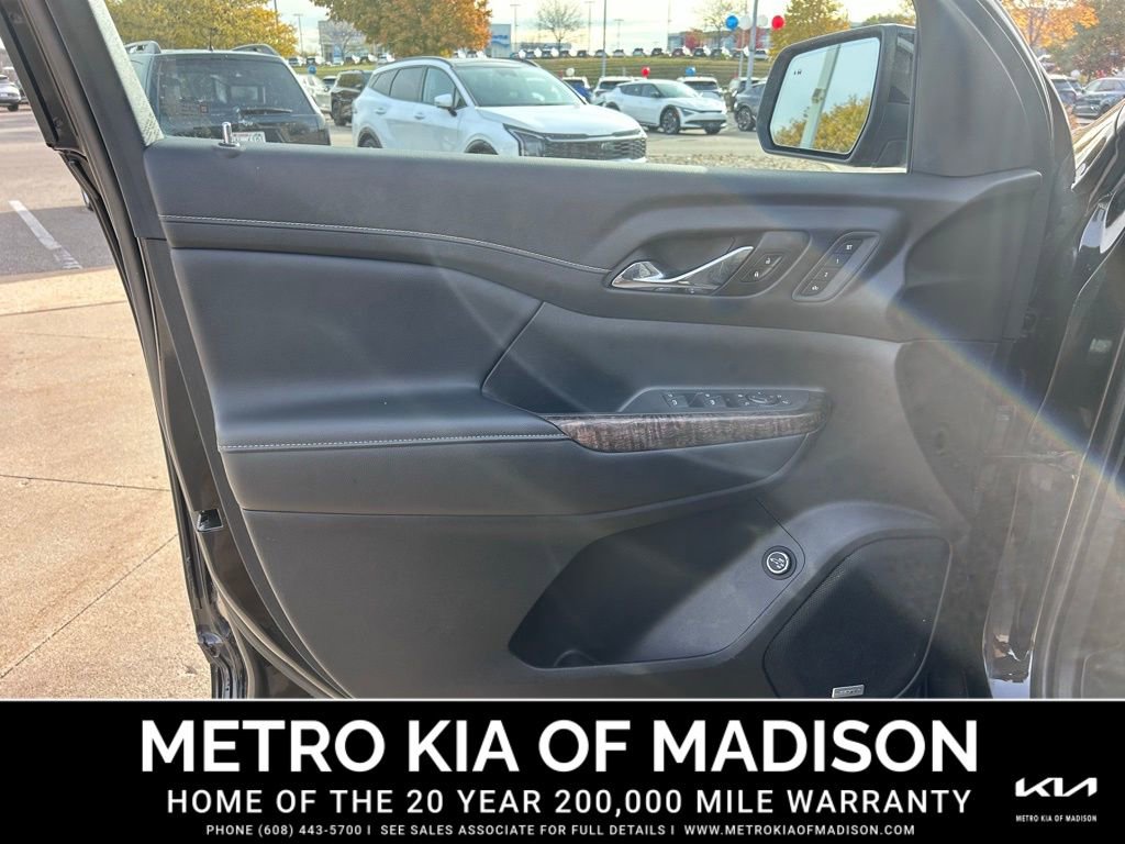 Used 2020 GMC Acadia Denali w/ Technology Package image 13