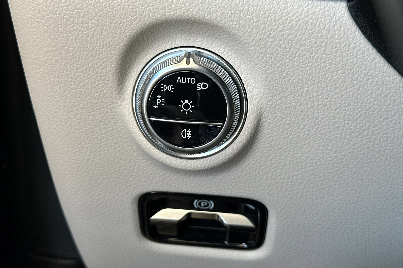 Certified 2023 Mercedes-Benz C 300 Sedan image 35