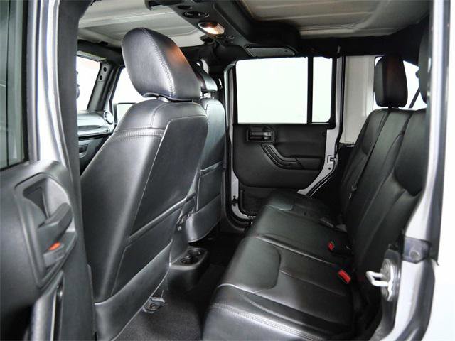 Used 2017 Jeep Wrangler Unlimited Sahara image 14