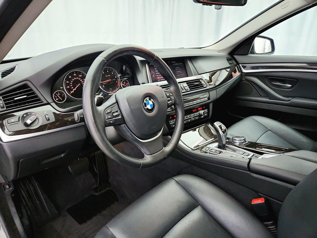 Used 2016 BMW 528i xDrive Sedan AWD/4WD image 9