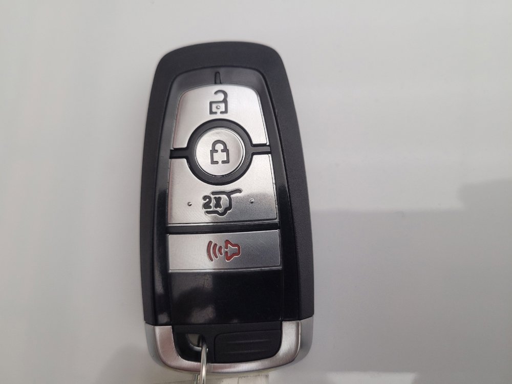 Used 2022 Ford Escape SE w/ SE Sport Appearance Package image 32