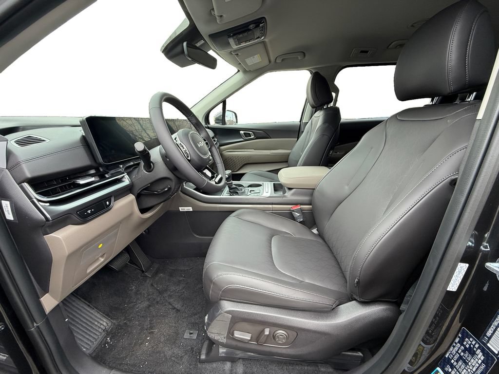 New 2026 Kia Carnival FWD image 9